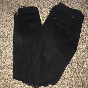 Black Skinny jeans